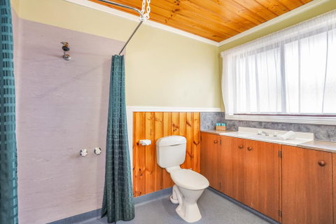 Kellraine Holiday Units - Accommodation Gladstone 2