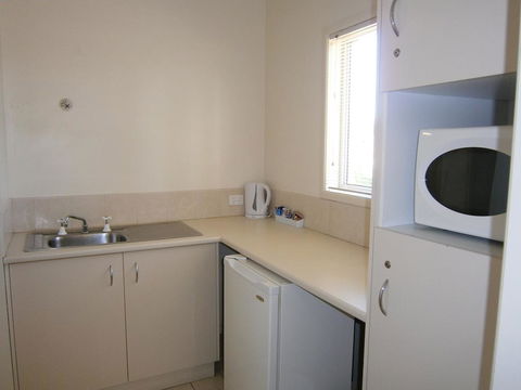 Kellys Motel Oakey - Accommodation Gladstone 2