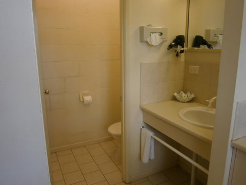 Kellys Motel Oakey - Accommodation Gladstone 3