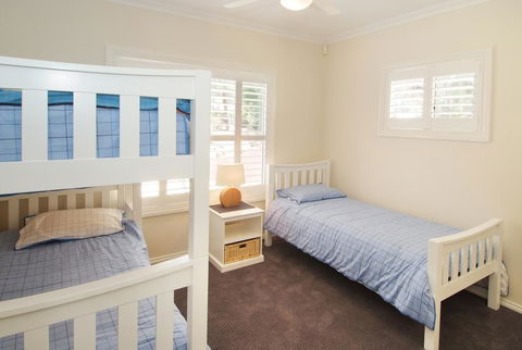 Kestral Ashore - Accommodation Gladstone 2