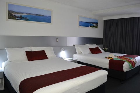 Kiama Shores - Accommodation Gladstone 2