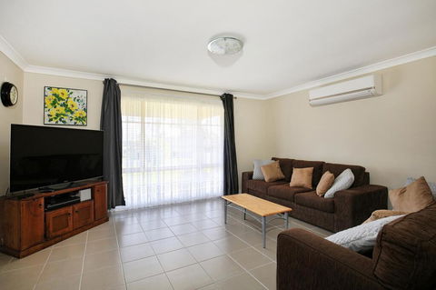 Kingfisher - Pet-Friendly - 10 Mins To Hyams Beach - Accommodation Gladstone 0