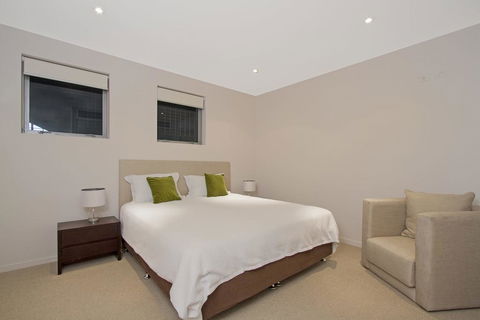 KINGSCLIFF OCEAN VIEW TERRACE BY THE FIGTREE 5 - Accommodation Gladstone 3
