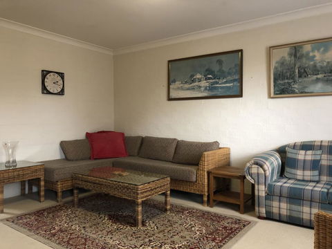 Kirwan Court 2 - Accommodation Gladstone 3
