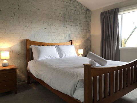 Kirwan Court 2 - Accommodation Gladstone 2
