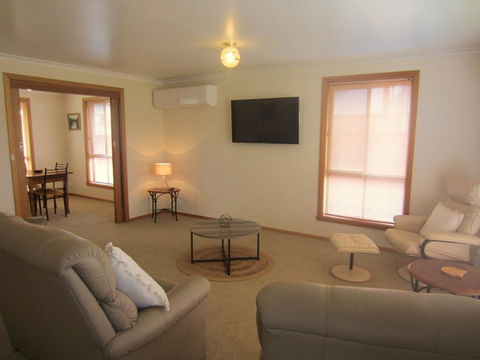 Kitty's Cottage - Accommodation Gladstone 2