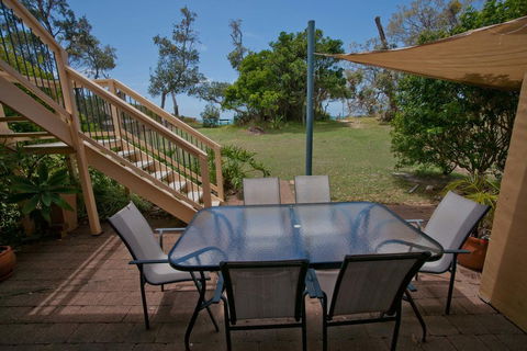 Korora Bay Beach House - Accommodation Gladstone 3
