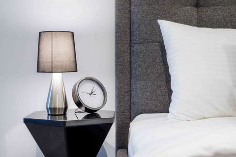 KOZYGURU FORTITUDE VALLEY HIGH LEVEL 2 BED APT + FREE PARKING QFV179-2612 - Accommodation Gladstone 3