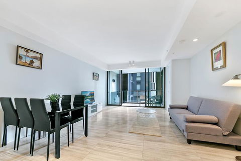 KOZYGURU HAYMARKET SYDNEY CITY VIEW 2 BED STUNNING APT NHA178-1206 - Accommodation Gladstone 3