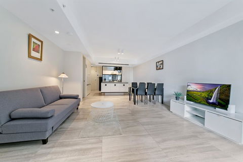 KOZYGURU HAYMARKET SYDNEY CITY VIEW 2 BED STUNNING APT NHA178-1206 - Accommodation Gladstone 0