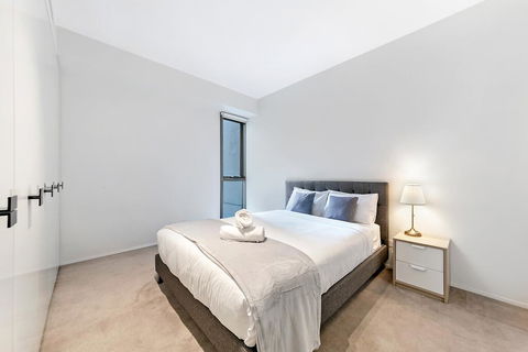 KOZYGURU HAYMARKET SYDNEY CITY VIEW 2 BED STUNNING APT NHA178-1206 - Accommodation Gladstone 2