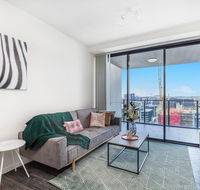 KOZYGURU SOUTH BRISBANE FUNKY 1 BED APT FREE PARKING QSB027-1810 - Accommodation Gladstone