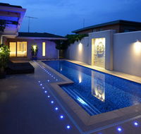 Kraimorie Large family beach house with pool superb water views pool and games room - Accommodation Gladstone