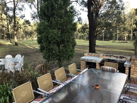 Krinklewood Cottage & Train Carriages - Accommodation Gladstone 2