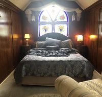 Krinklewood Cottage  Train Carriages - Accommodation Gladstone