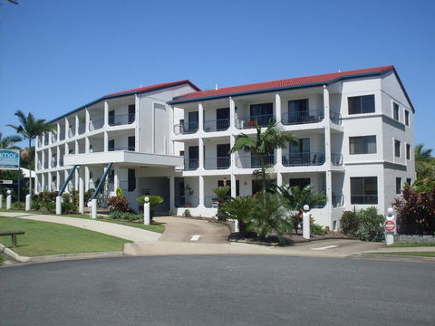 L'Amor Holiday Apartments - Accommodation Gladstone 0