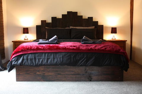 La Boheme Villa - Accommodation Gladstone 0
