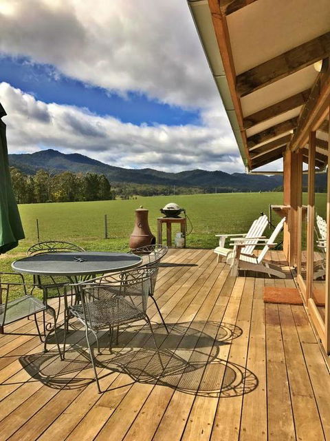 La Casetta (The Little House) - Accommodation Gladstone 3