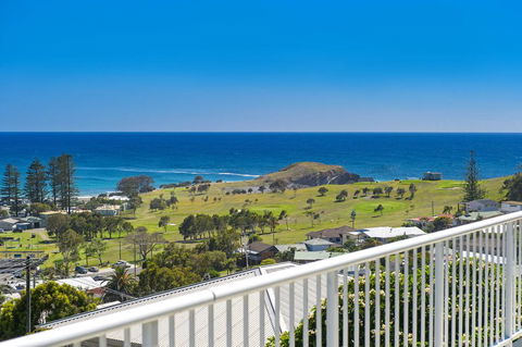 La Mer, 19 Dulconghi Street - Accommodation Gladstone 0