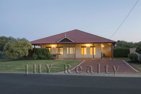 La Vita Bella - Accommodation Gladstone 0