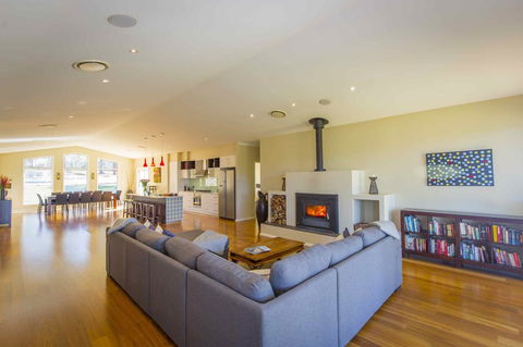 Lacuna Retreat - Accommodation Gladstone 1