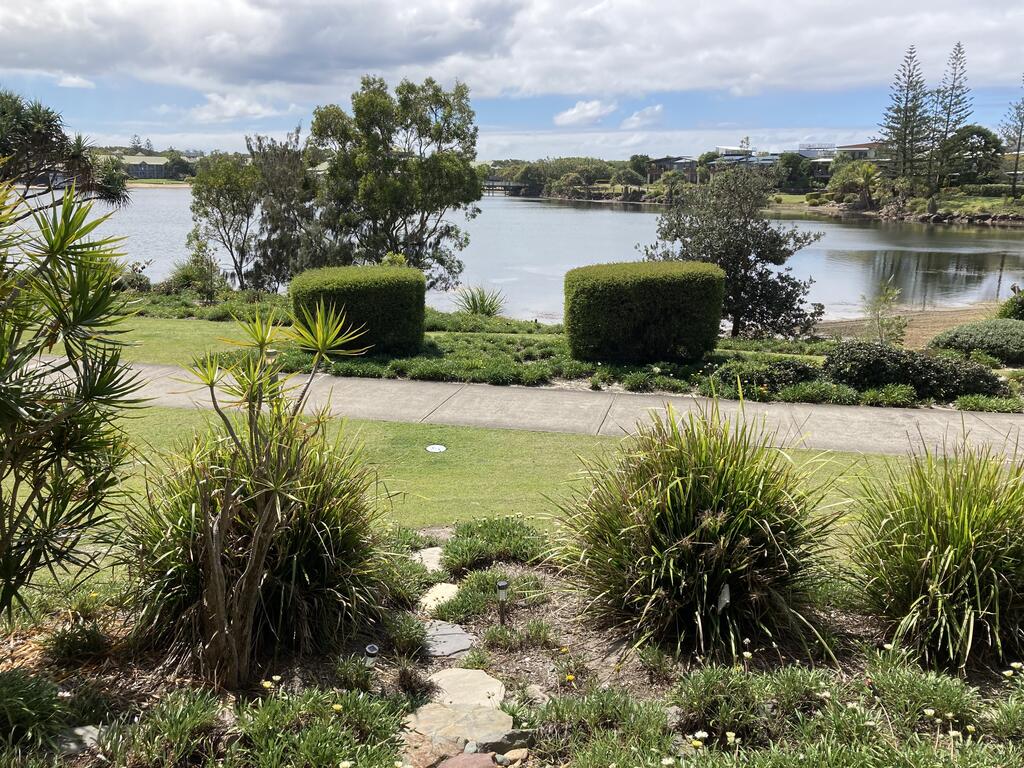 Twin Waters QLD Accommodation Gladstone