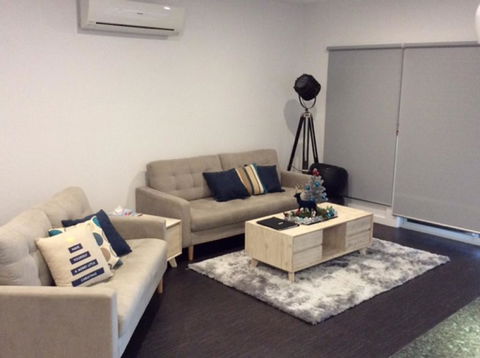 Laguna View - Accommodation Gladstone 2