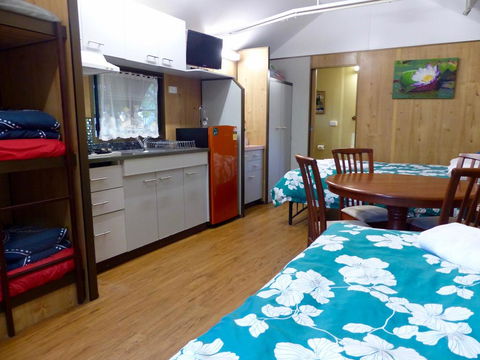 Lake Eacham Tourist Park & Cabins - Accommodation Gladstone 0