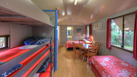 Lake Eacham Tourist Park & Cabins - Accommodation Gladstone 1