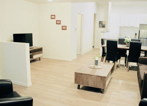Lake Esmond Place - Accommodation Gladstone 3