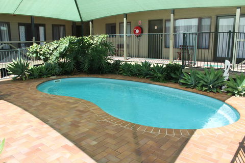Lake Forbes Motel - Accommodation Gladstone 1