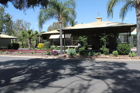 Lake Forbes Motel - Accommodation Gladstone 0