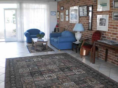 Lake Haven Motor Inn - Accommodation Gladstone 2