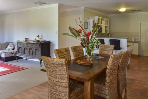 Lake Tyrrell Accommodation LTA - Accommodation Gladstone 1