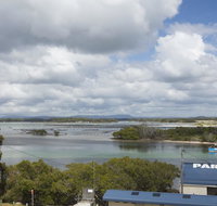 Lakeshore Lodge unit 11 - Accommodation Gladstone