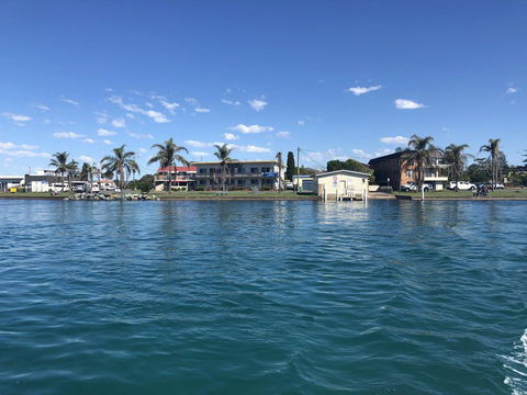 Lakeside Flats 1 - Accommodation Gladstone 2