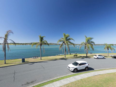 Lakeside Flats 1 - Accommodation Gladstone 1