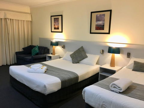 Lakeview Motor Inn - Accommodation Gladstone 0