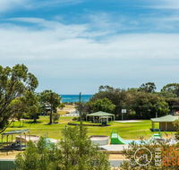 Lancelin Home with Beach and Park Views - Accommodation Gladstone