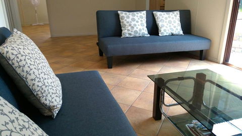 Large 6-Bedroom House With Wifi & Netflix Close To Singleton CBD Hunter Valley - Accommodation Gladstone 2