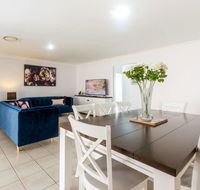 Large Executive and Family Home - Flinders View - Accommodation Gladstone