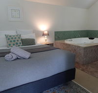 Lauristina Spa Cottage - Accommodation Gladstone