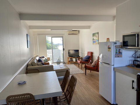 Leisure-Lee Holiday Apartments - Accommodation Gladstone 3