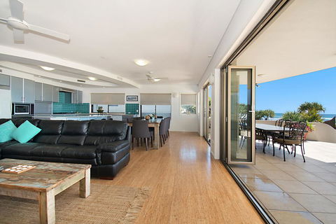Lennox On The Beach Unit 1 - Lennox Head - Accommodation Gladstone 2