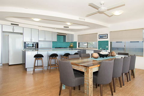 Lennox On The Beach Unit 1 - Lennox Head - Accommodation Gladstone 3