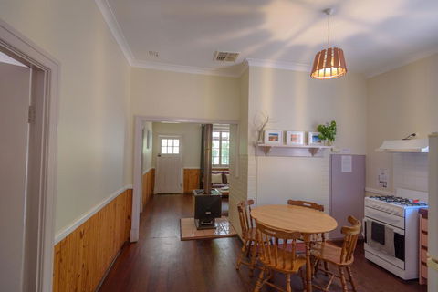Lewana Cottages - Accommodation Gladstone 3