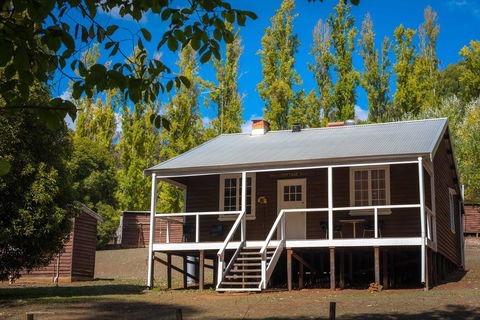 Lewana Cottages - Accommodation Gladstone 0