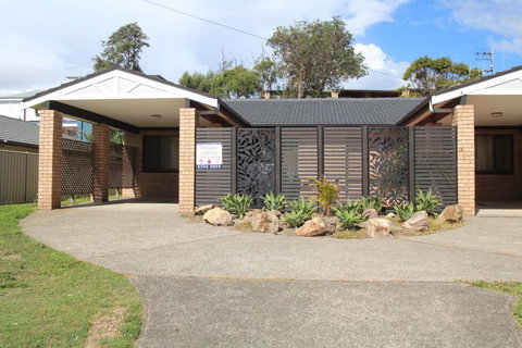 LIFES A BEACH 1 - Accommodation Gladstone 1