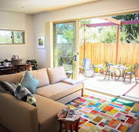 Lil Yoorana - New Cozy Modern - 4 min walk to town - Close to everything - Accommodation Gladstone