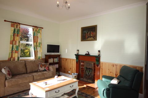 Lilac Cottage - Accommodation Gladstone 2